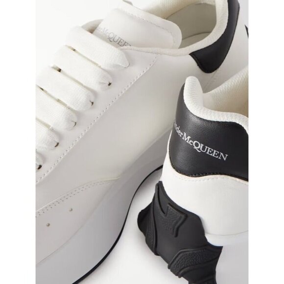 Alexander McQueen Sprint Runner Sneakers in White & Black 38 New with Box Womens - Picture 3 of 16